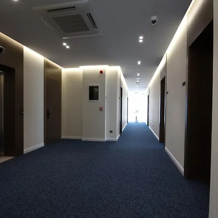 Hotel New Tirana 4*