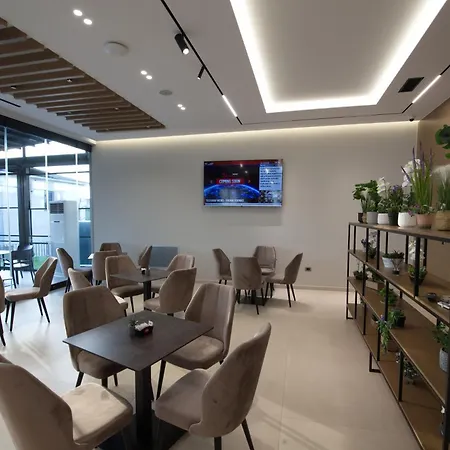 Hotel New Tirana 4*